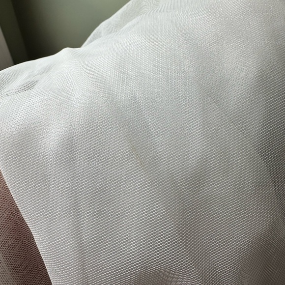 Sequin Hearts 💛 White and gold halter dress - Picture 5 of 7